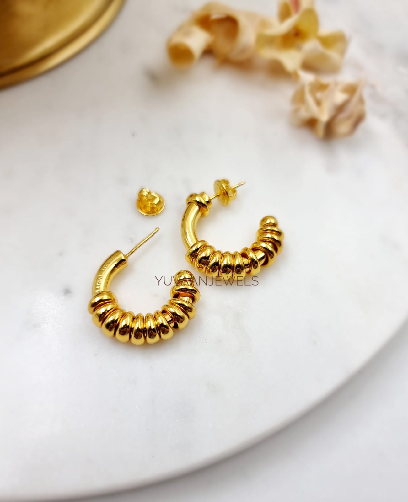 Croissant Gold Hoops Thumbnail