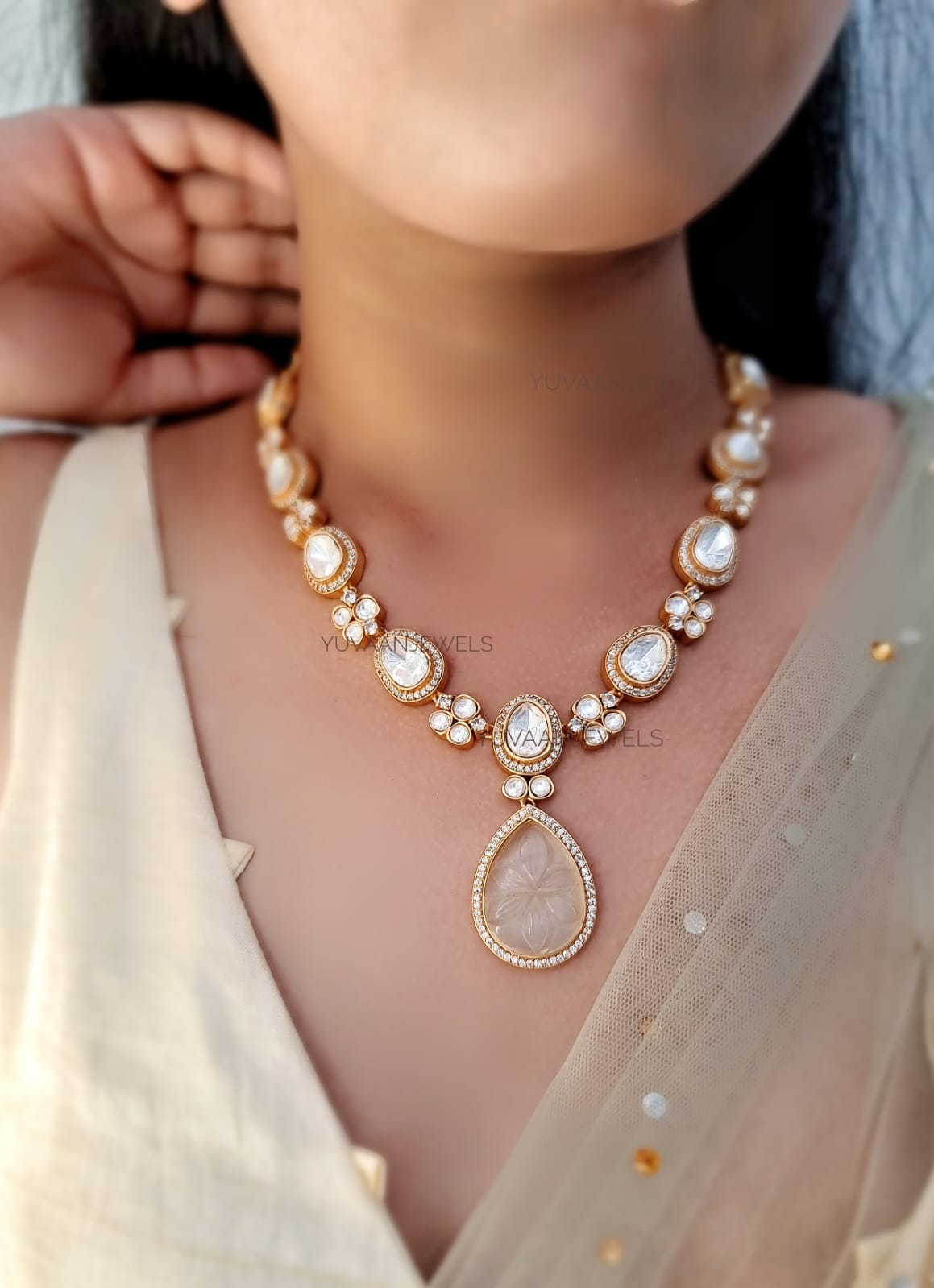 Isharya Necklace Thumbnail