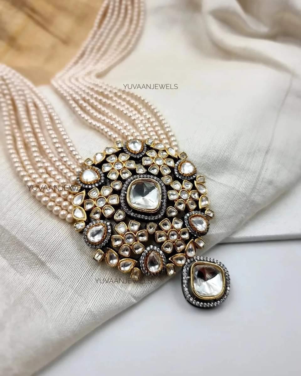 SRISHTI PEARL NECKLACE Thumbnail