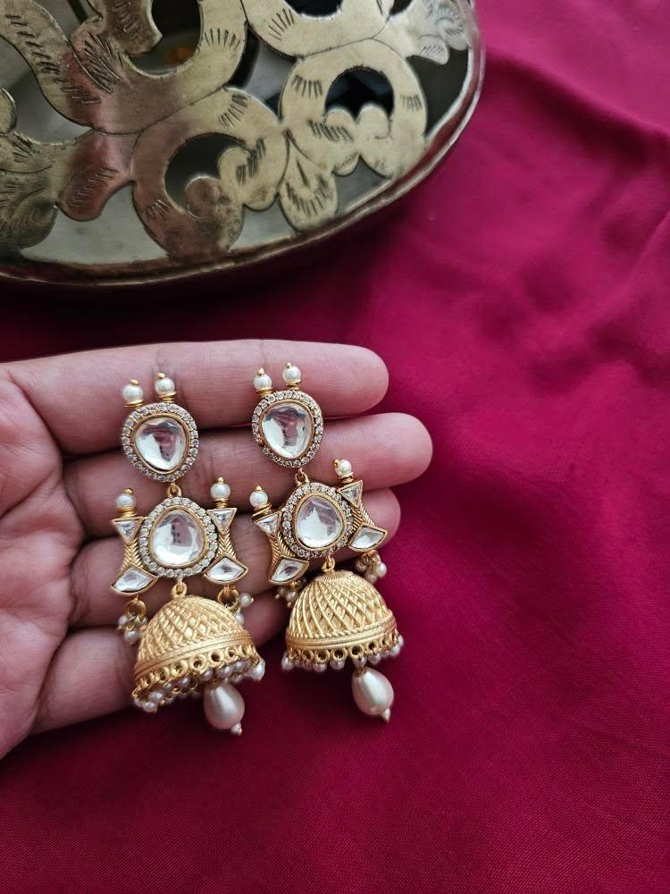 PREET NECKLACE Thumbnail