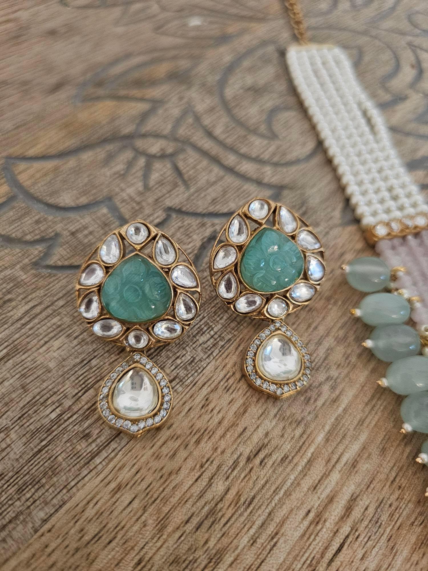 Simi Handcarved Necklace set Thumbnail