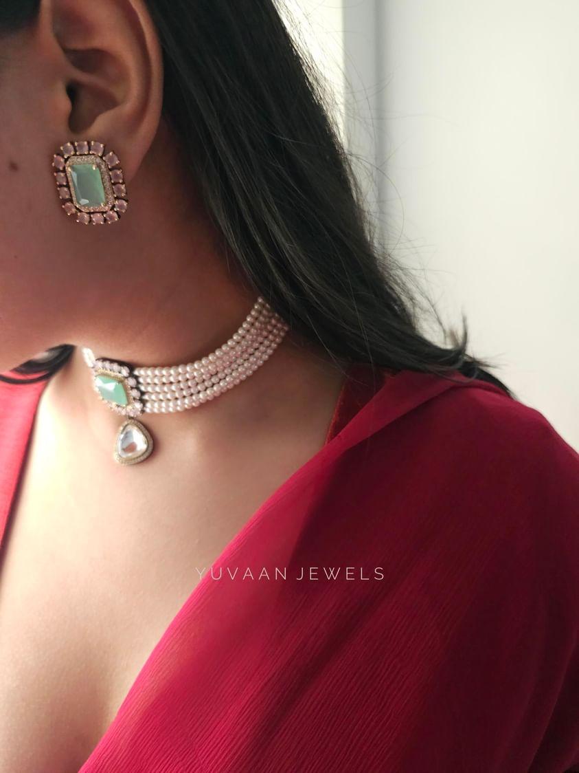 Suhana pearl choker Thumbnail