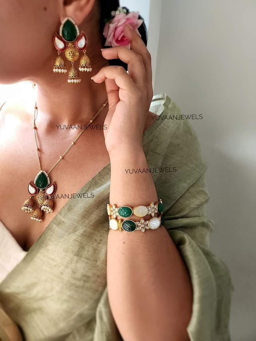 Zubaida long Necklace Thumbnail