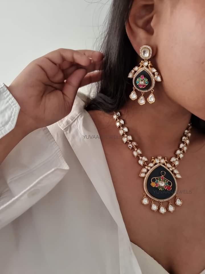 Mridula handcrafted necklace Thumbnail