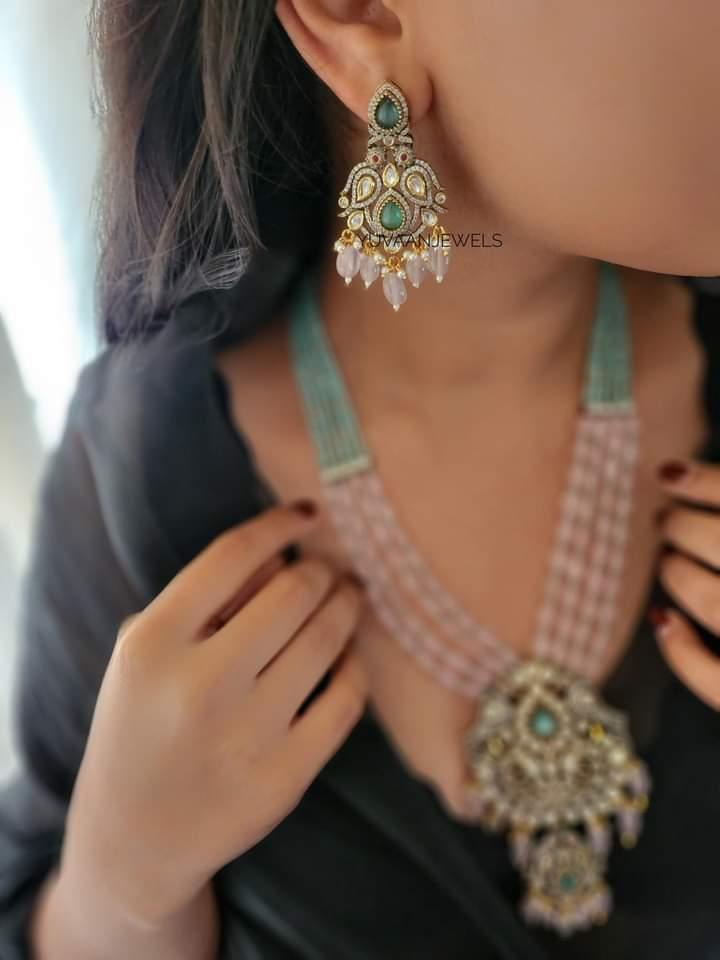 Chidiya Quartz and Pearls Necklace Thumbnail