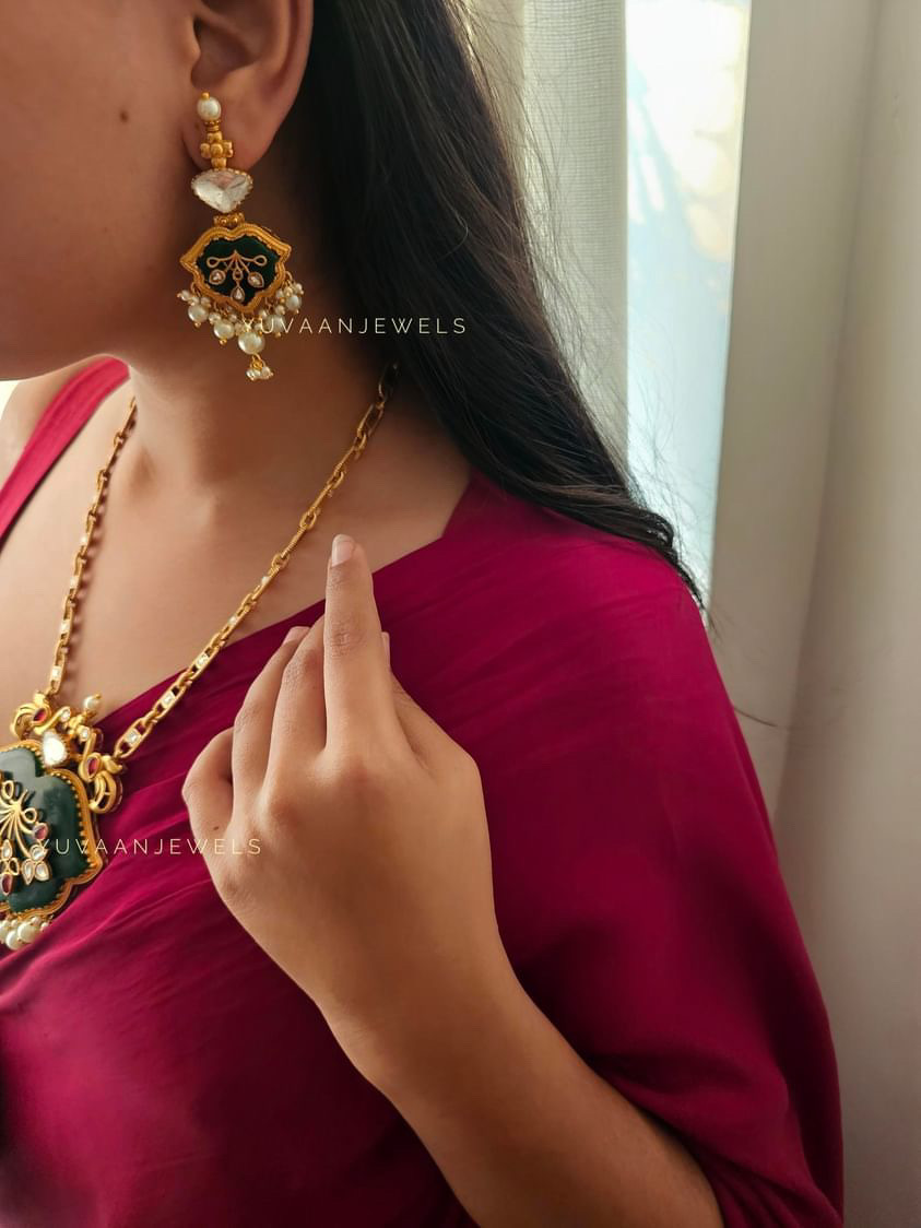 Amreeta Handcrafted Necklace Thumbnail