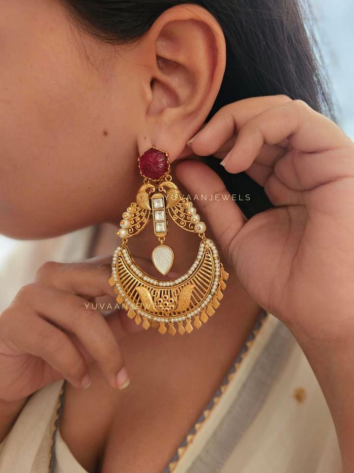 Shilpa Handcarved stone Earings Thumbnail