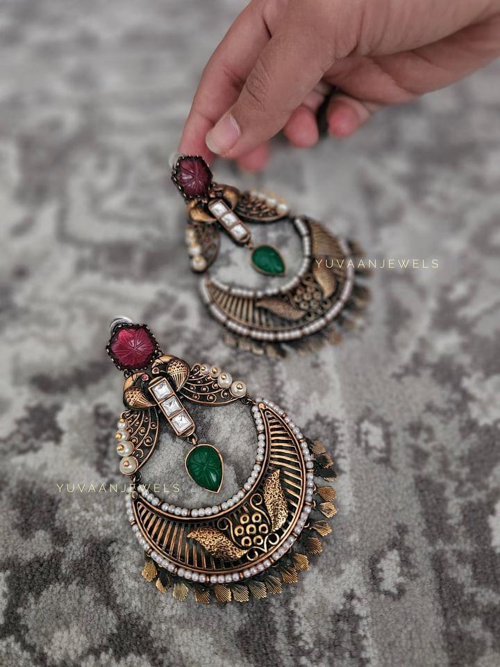 Shilpa Handcarved stone earing Thumbnail