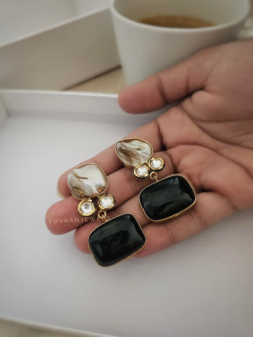 Yahvi baroque earrings Thumbnail