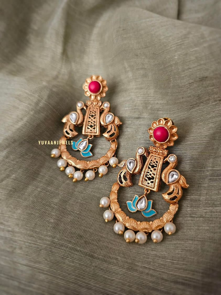 Vyara Handcrafted Necklace Thumbnail
