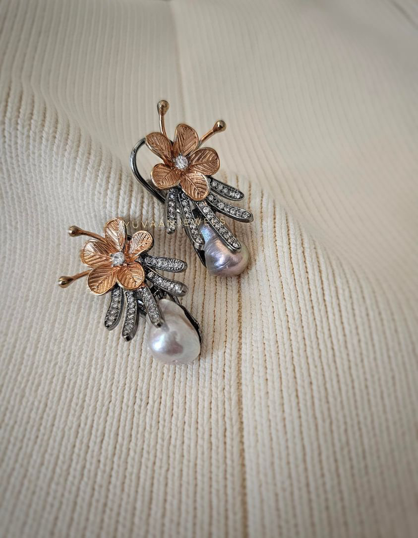 Rose-Mary Baroque studs Thumbnail