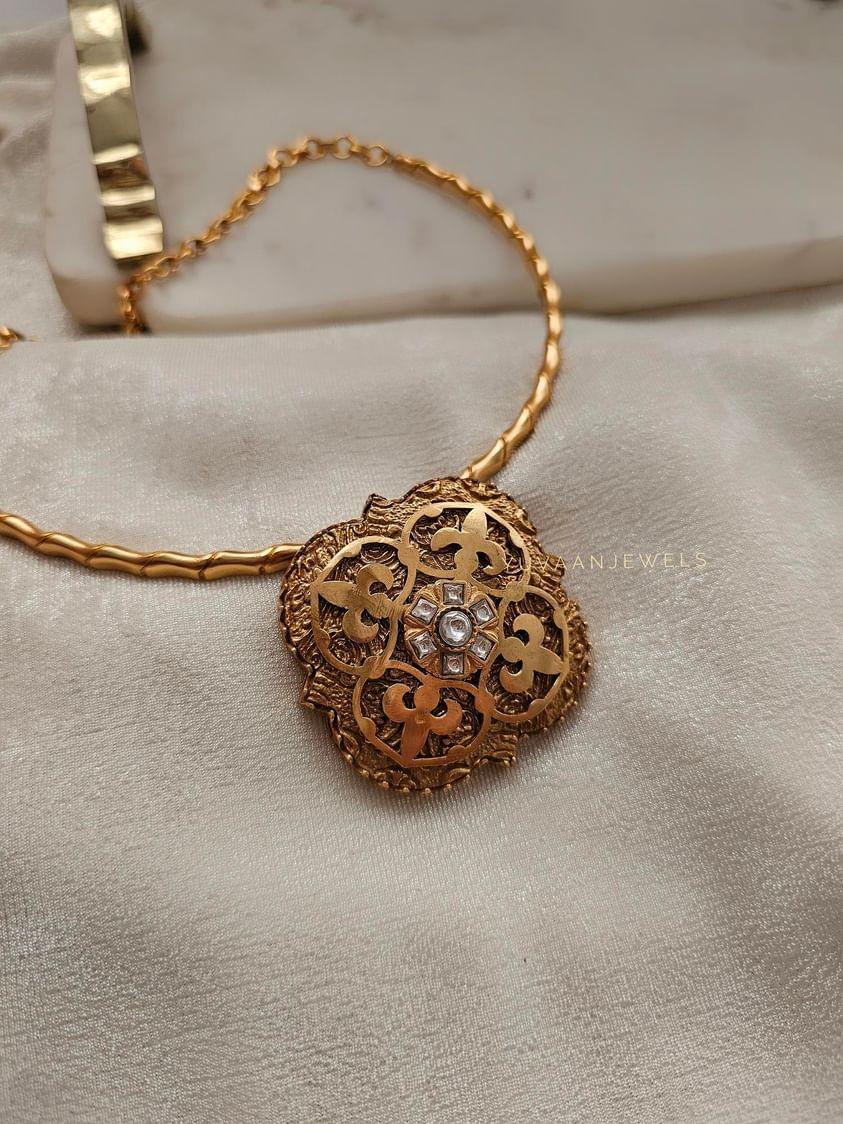 Karima handcrafted gold hasli necklace Thumbnail