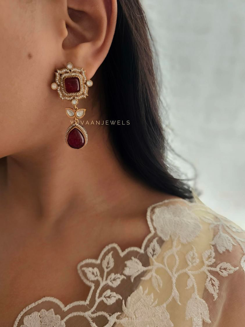 Parul Quartz & Polki earrings Thumbnail