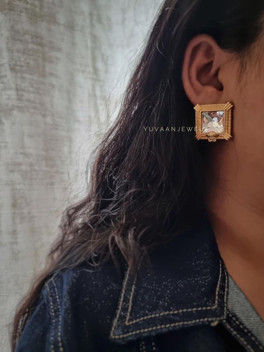 Willi Gold Earings Thumbnail