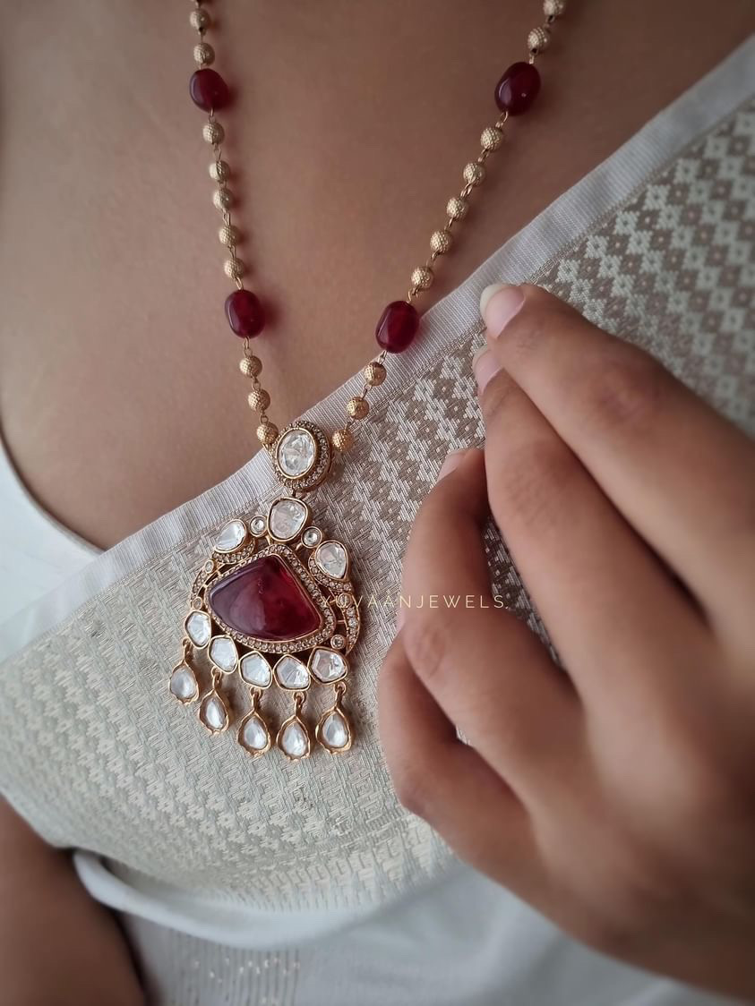 Ishaani Quartz Necklace Thumbnail