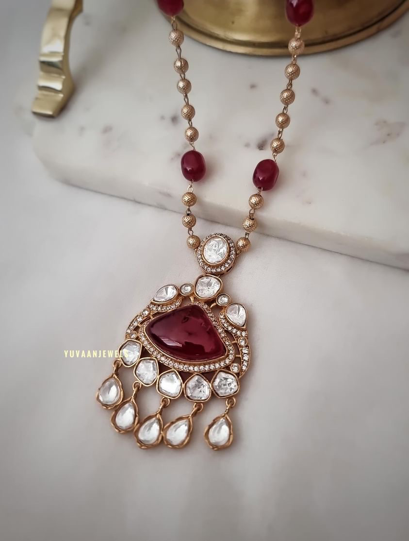 Ishaani Quartz Necklace Thumbnail