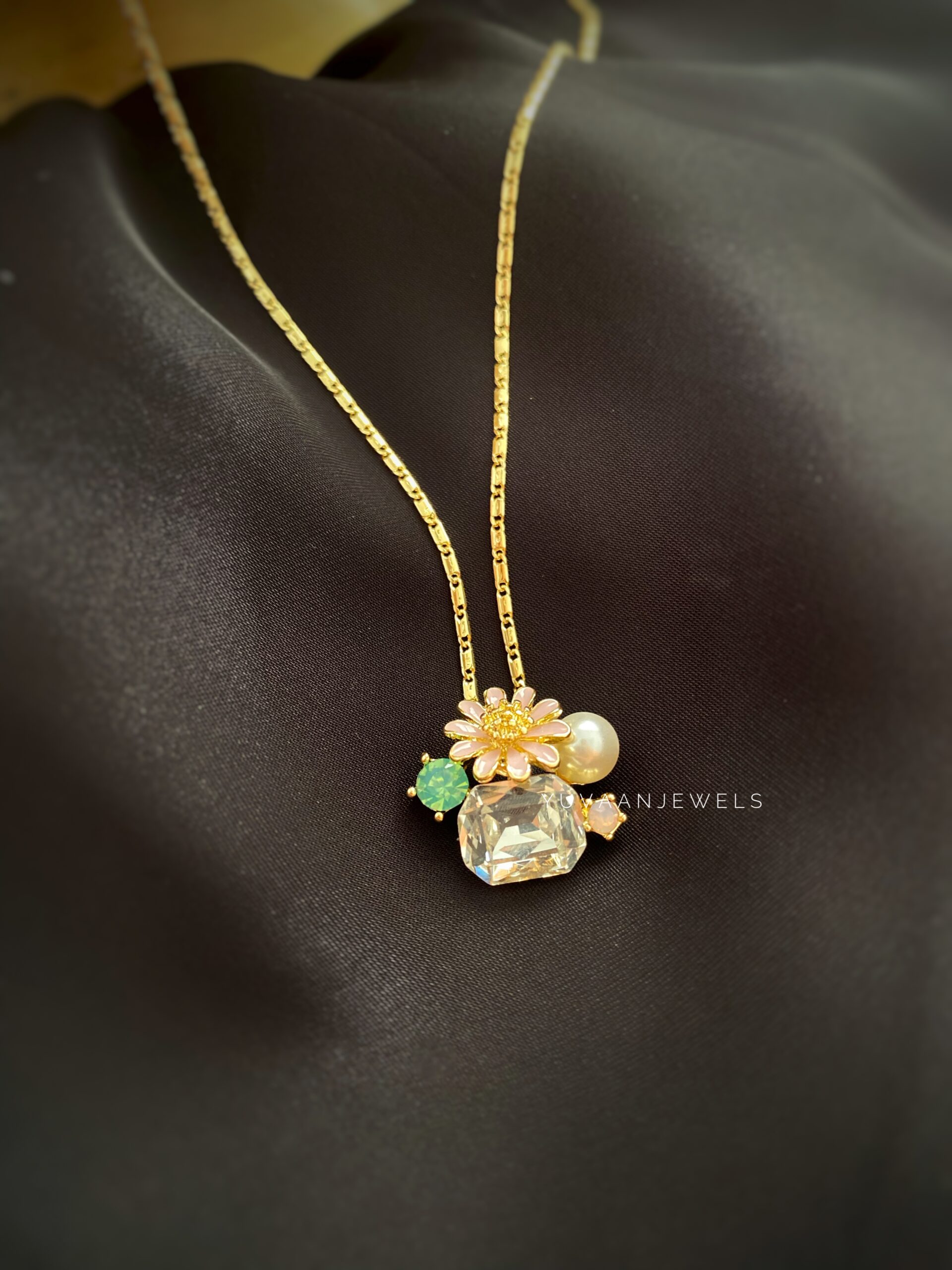 Daisy Chain Necklace Thumbnail