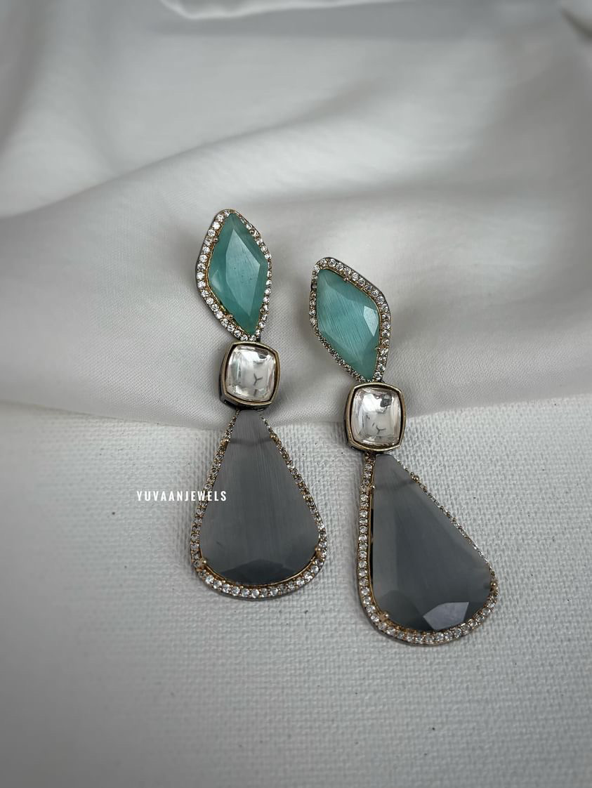 Aaru antique Quartz earrings Thumbnail