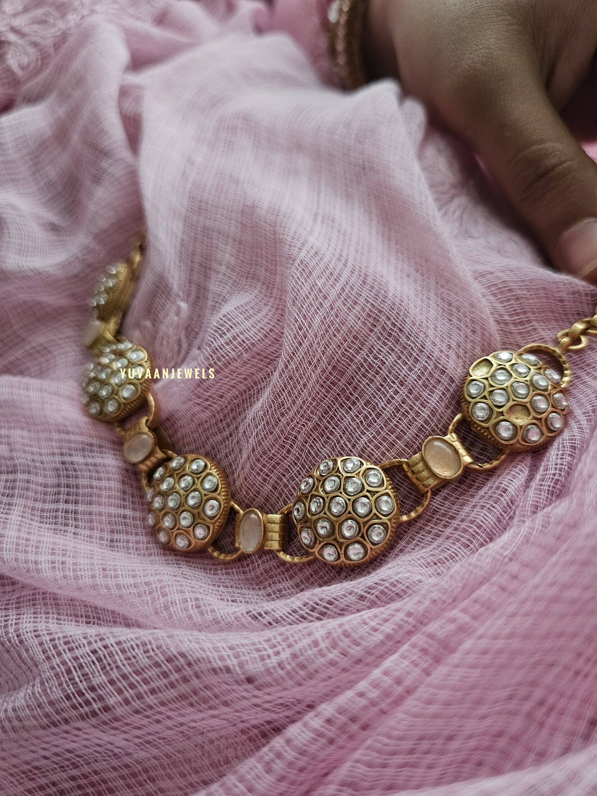 Ishira handcrafted choker Thumbnail