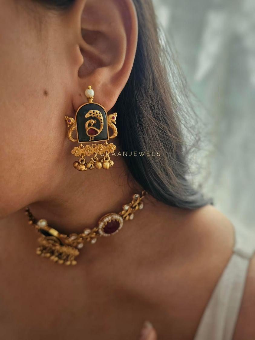Vedh handcrafted gold choker Thumbnail