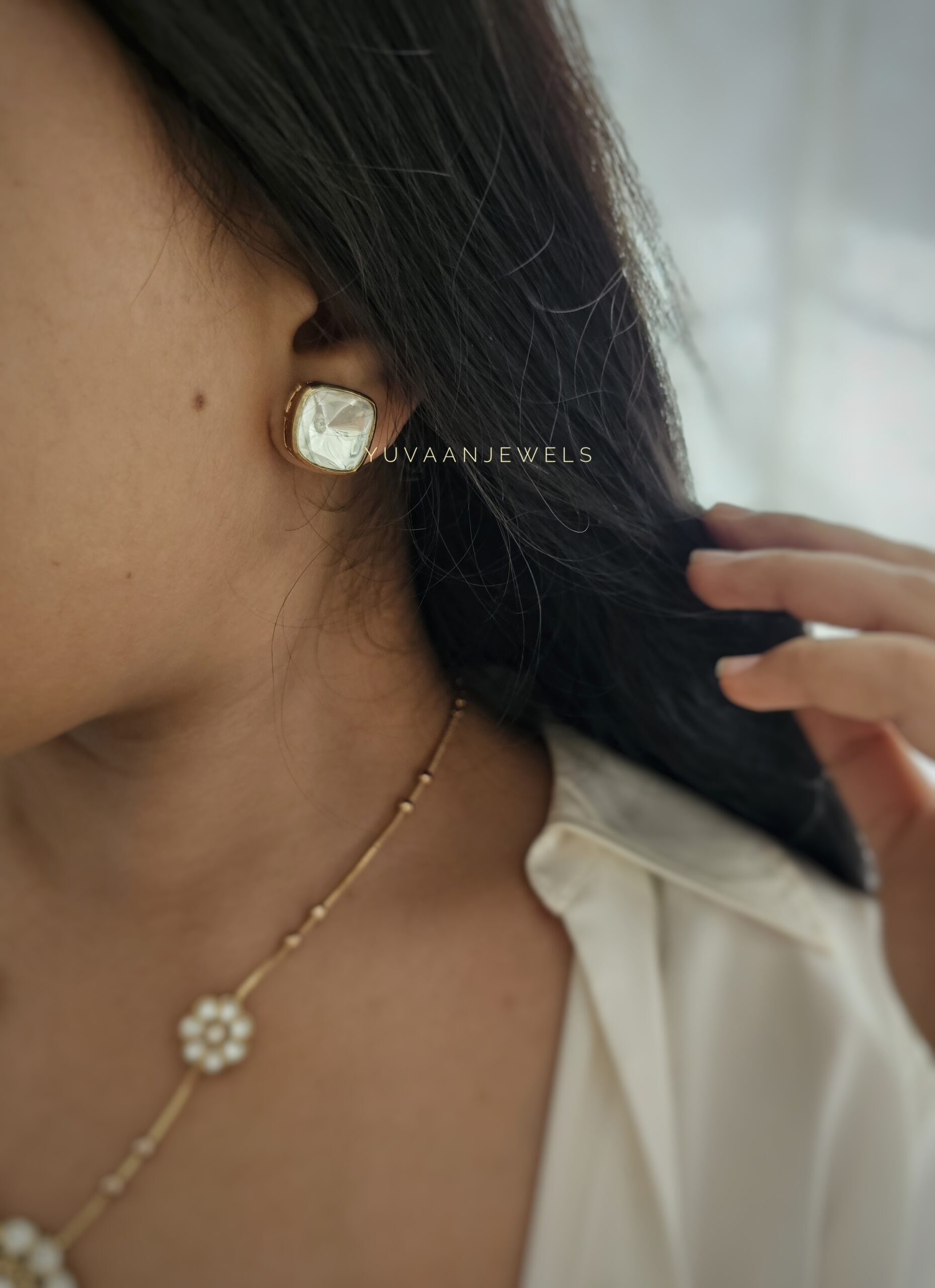 Mishani Long quartz and polki necklace Thumbnail