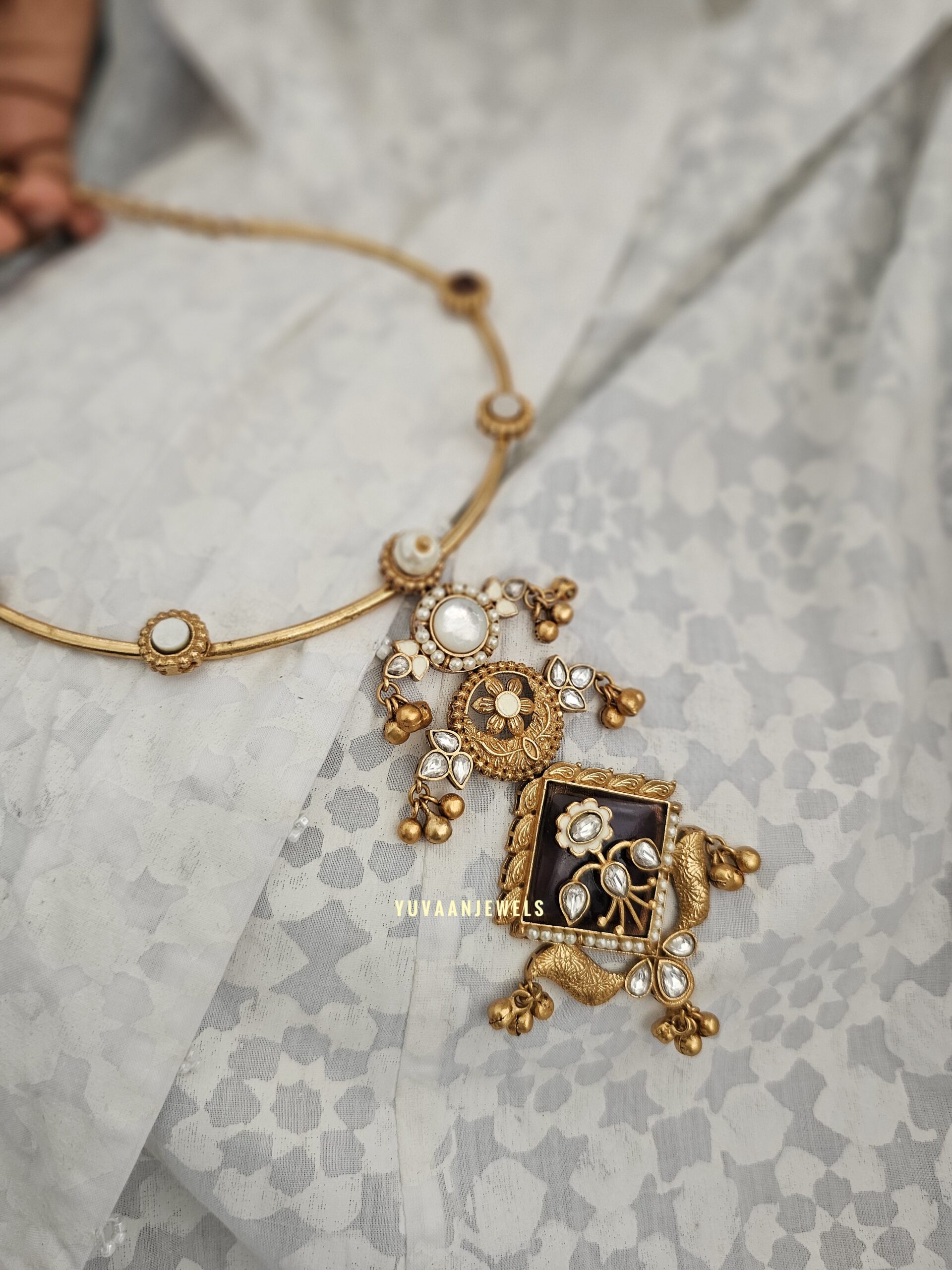 Malvika hasli necklace Thumbnail