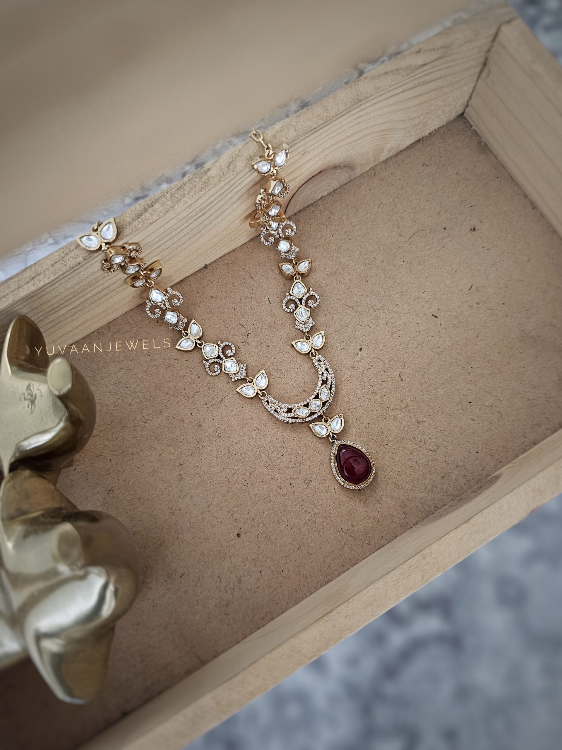 Sunidhi delicate polki & Quartz necklace Thumbnail