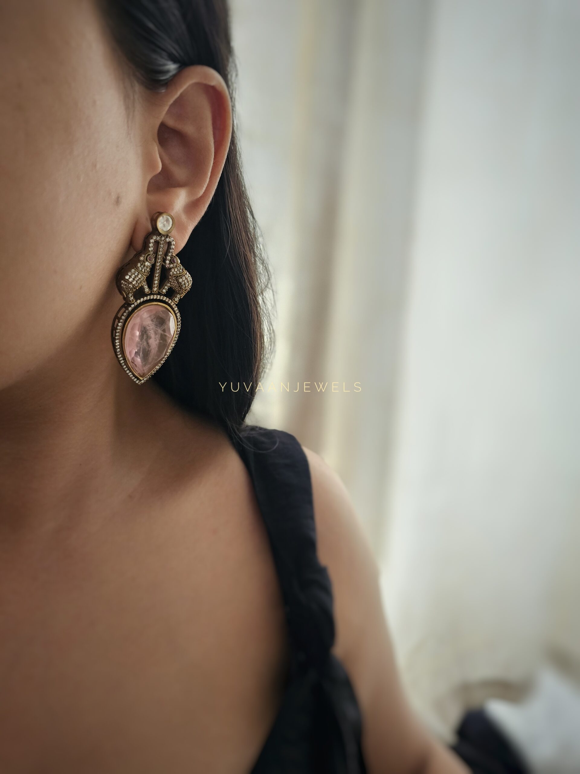 Orphic handcrafted Quartz earings Thumbnail