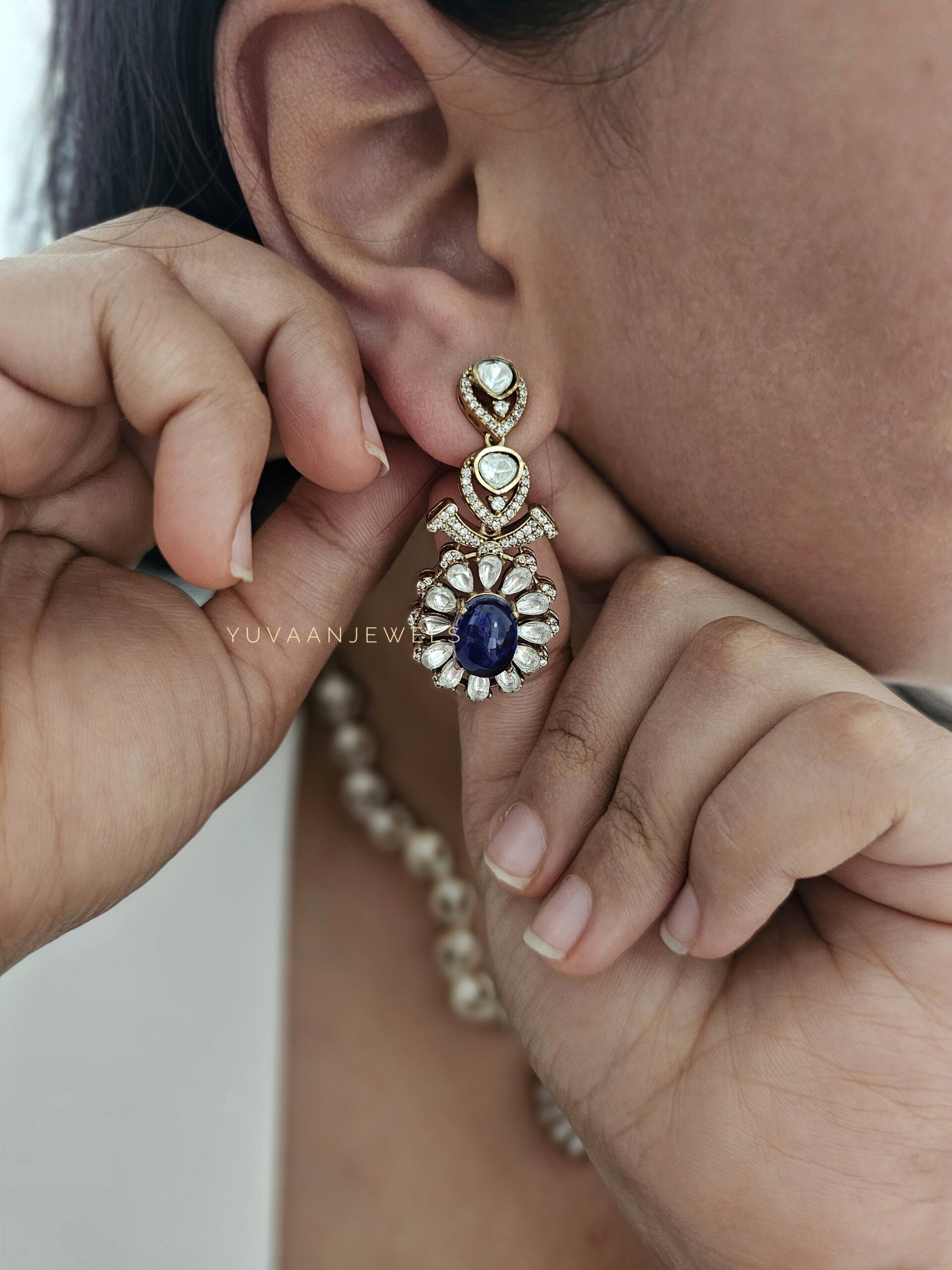 Amogh polki and Quartz necklace Thumbnail