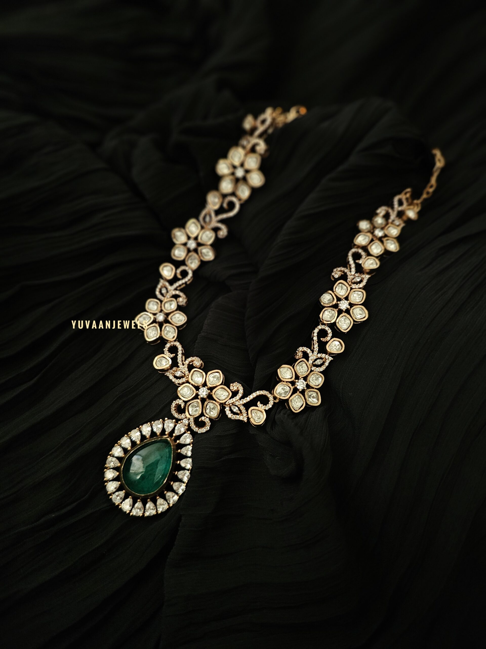 Khyaali Quartz and polki necklace Thumbnail