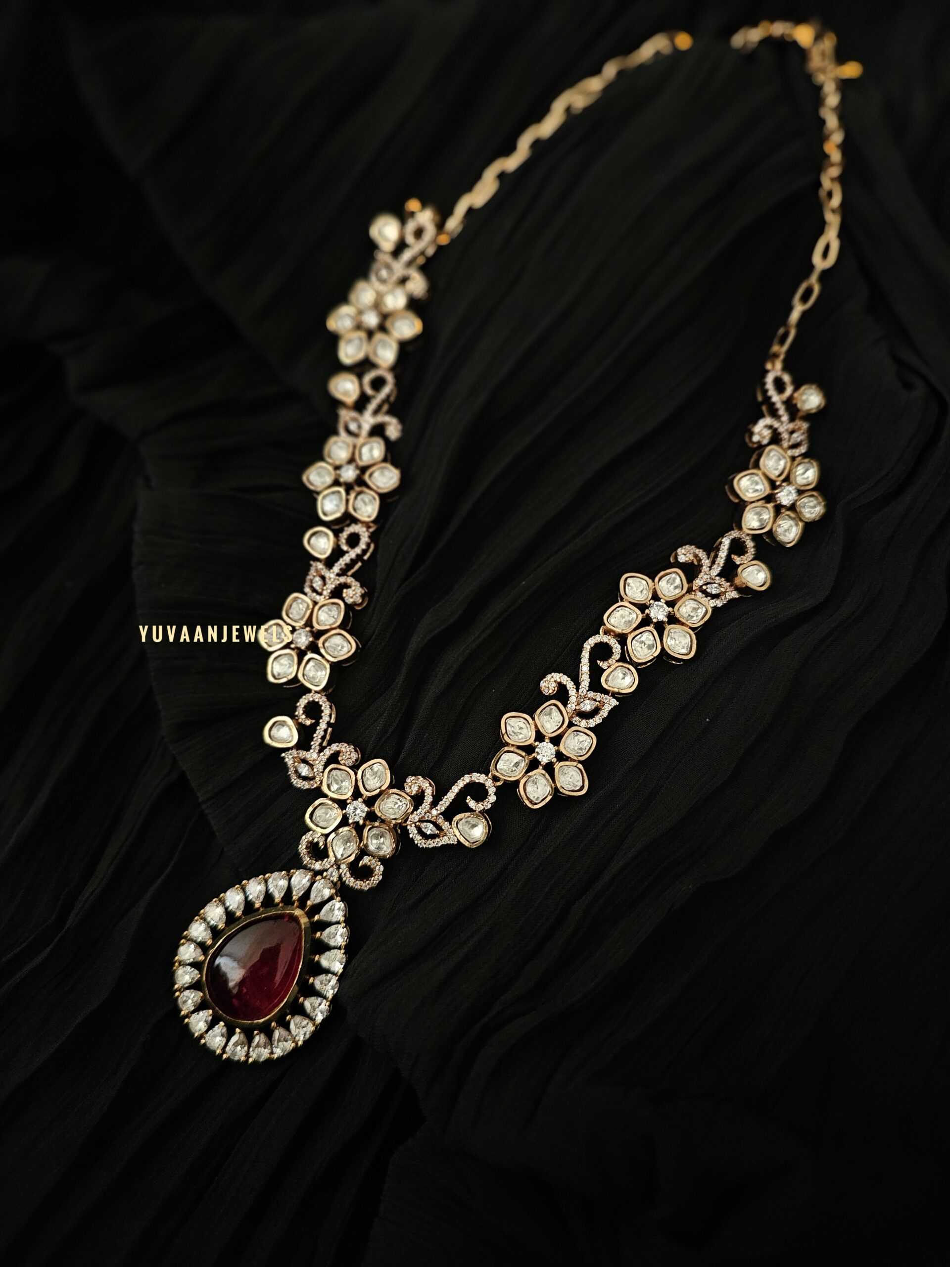 Khyaali Quartz and polki necklace Thumbnail