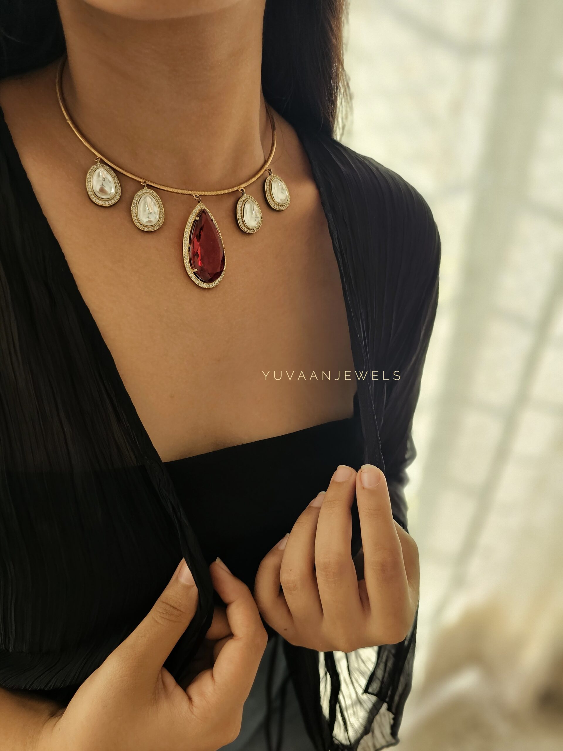 Disha Quartz and polki Hasli necklace Thumbnail