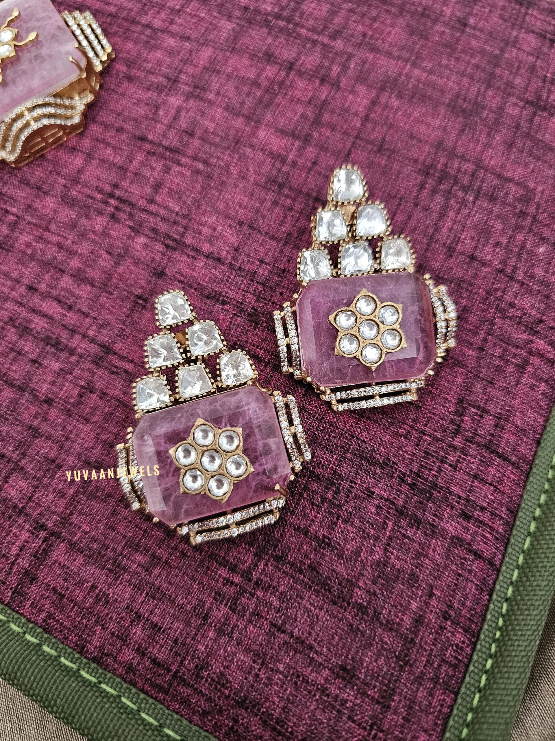 Shifa Quartz and Polki necklace Thumbnail