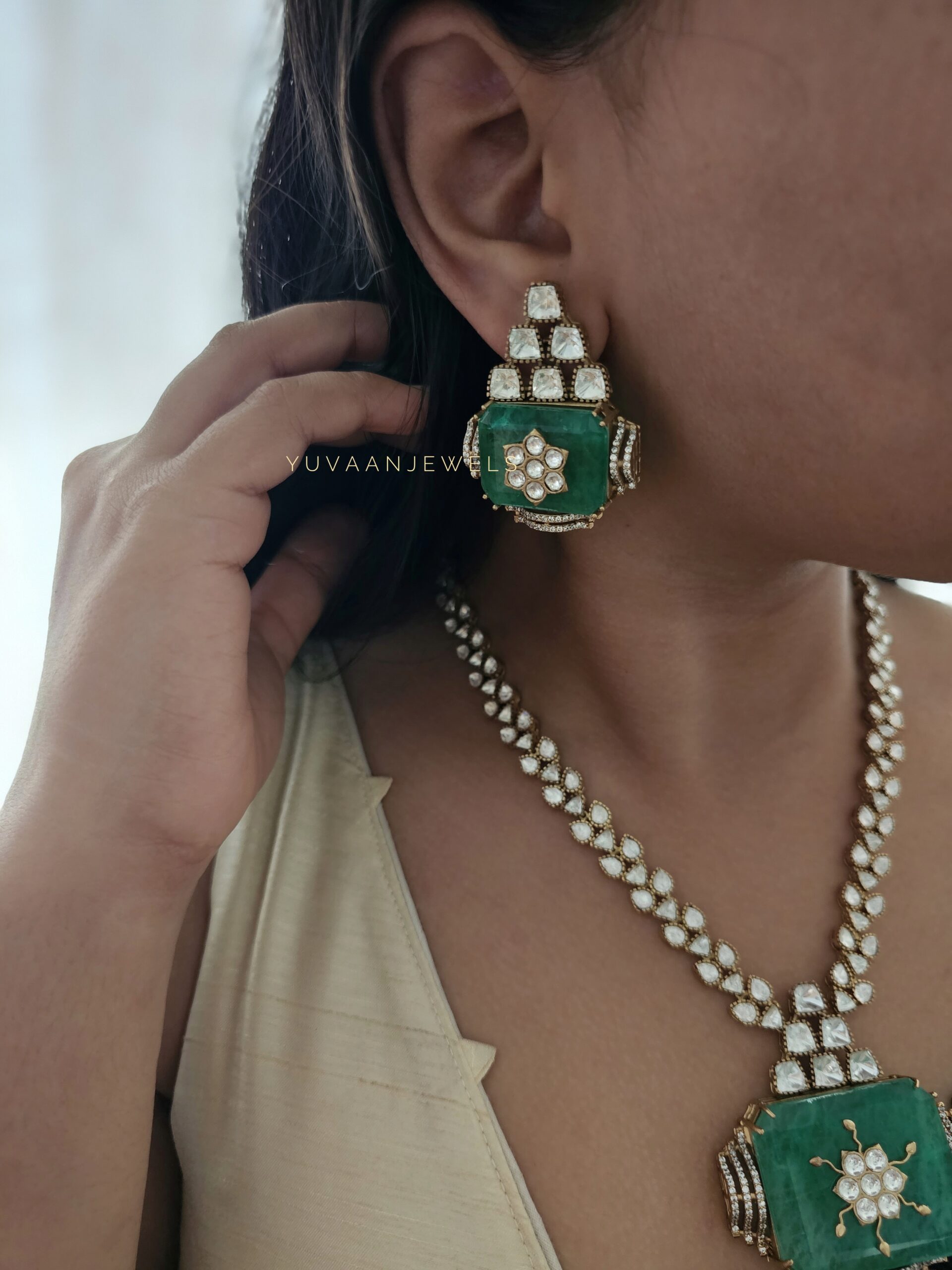 Shifa Quartz and Polki necklace Thumbnail