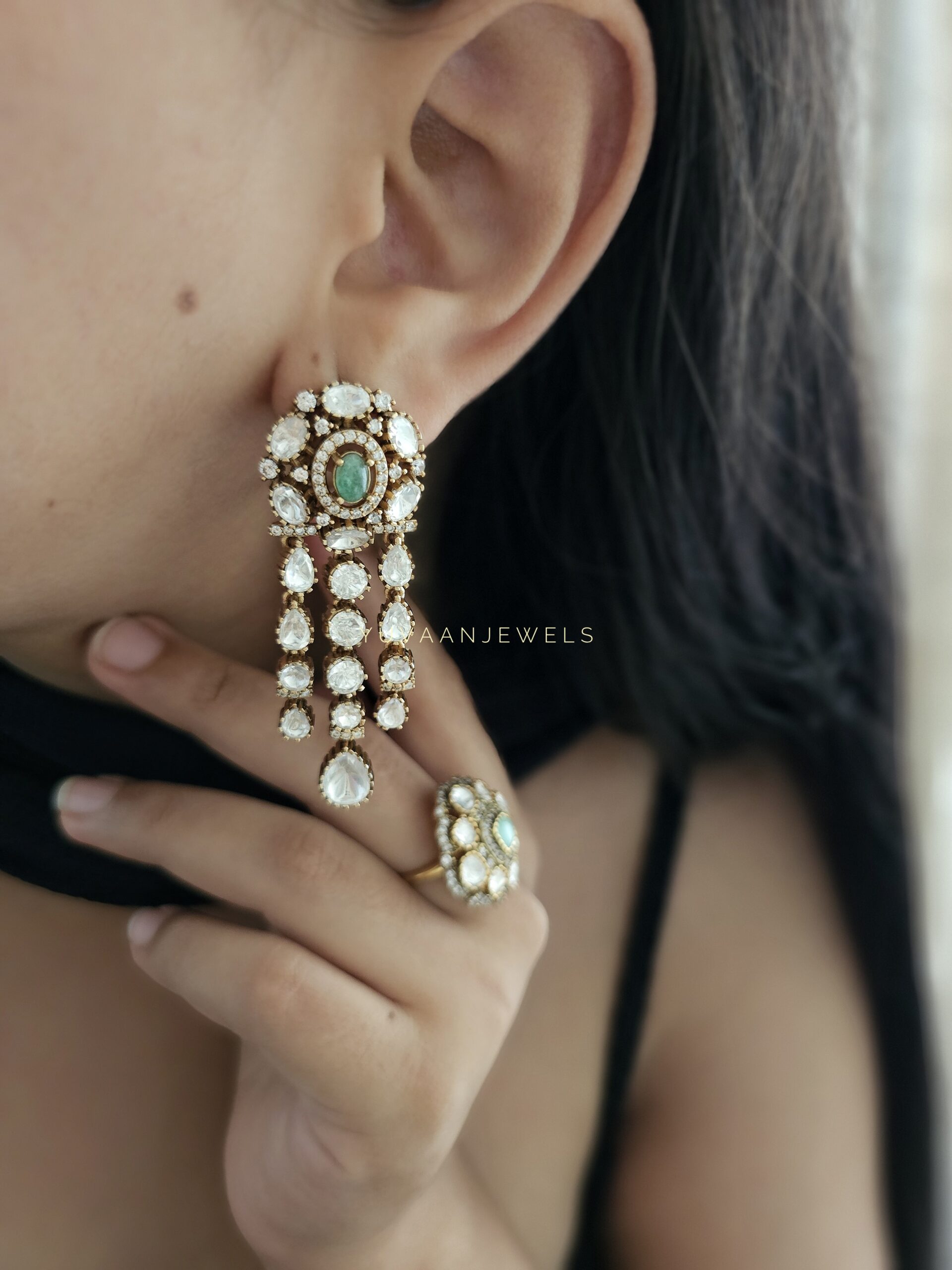 Tapsee Polki&Quartz Antique earings Thumbnail