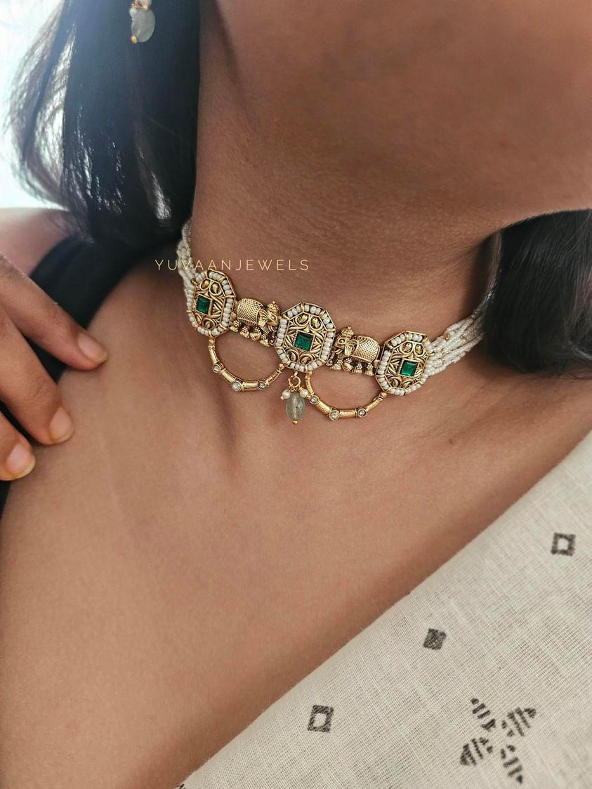 Ragini pearl delicate choker Thumbnail