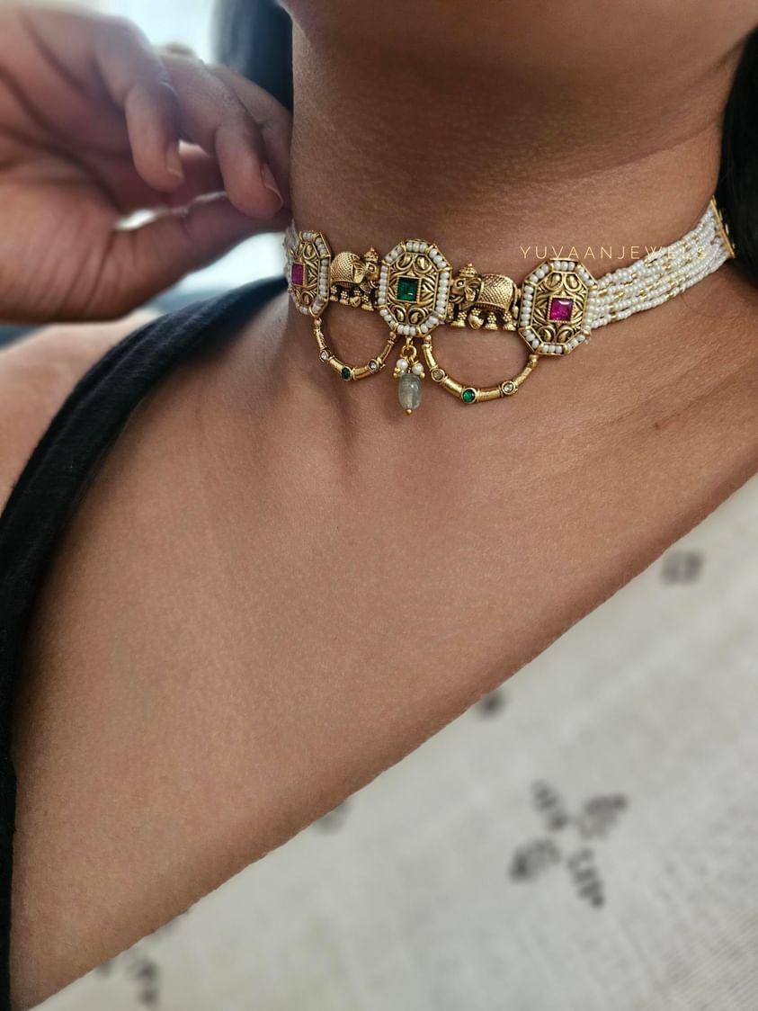 Ragini pearl delicate choker Thumbnail