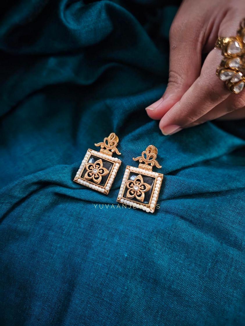 Chavi handcrafted long necklace Thumbnail