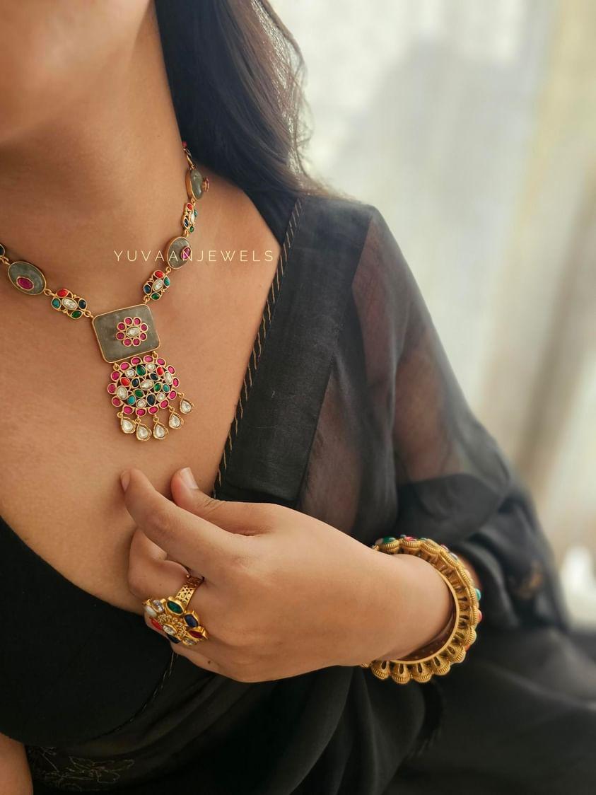 Rangaat quartz and polki necklace Thumbnail