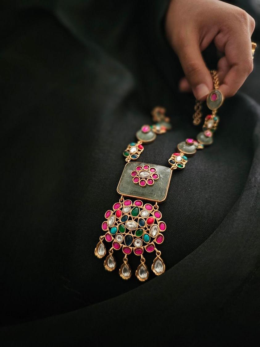 Rangaat quartz and polki necklace Thumbnail
