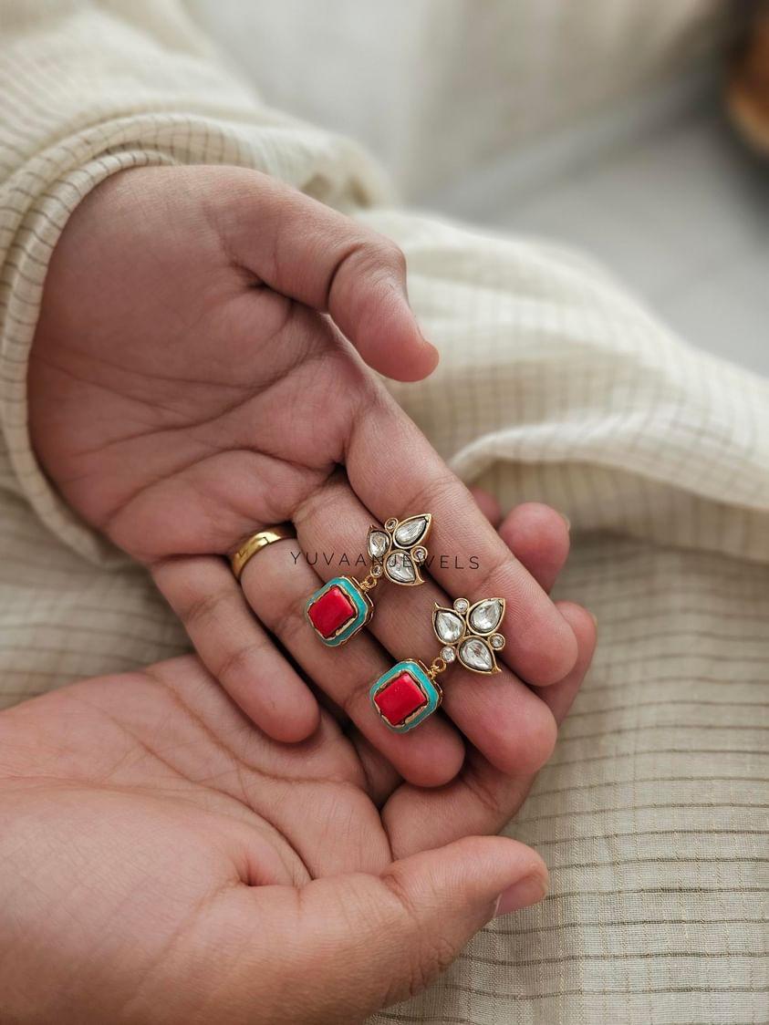 Dripti delicate necklace Thumbnail