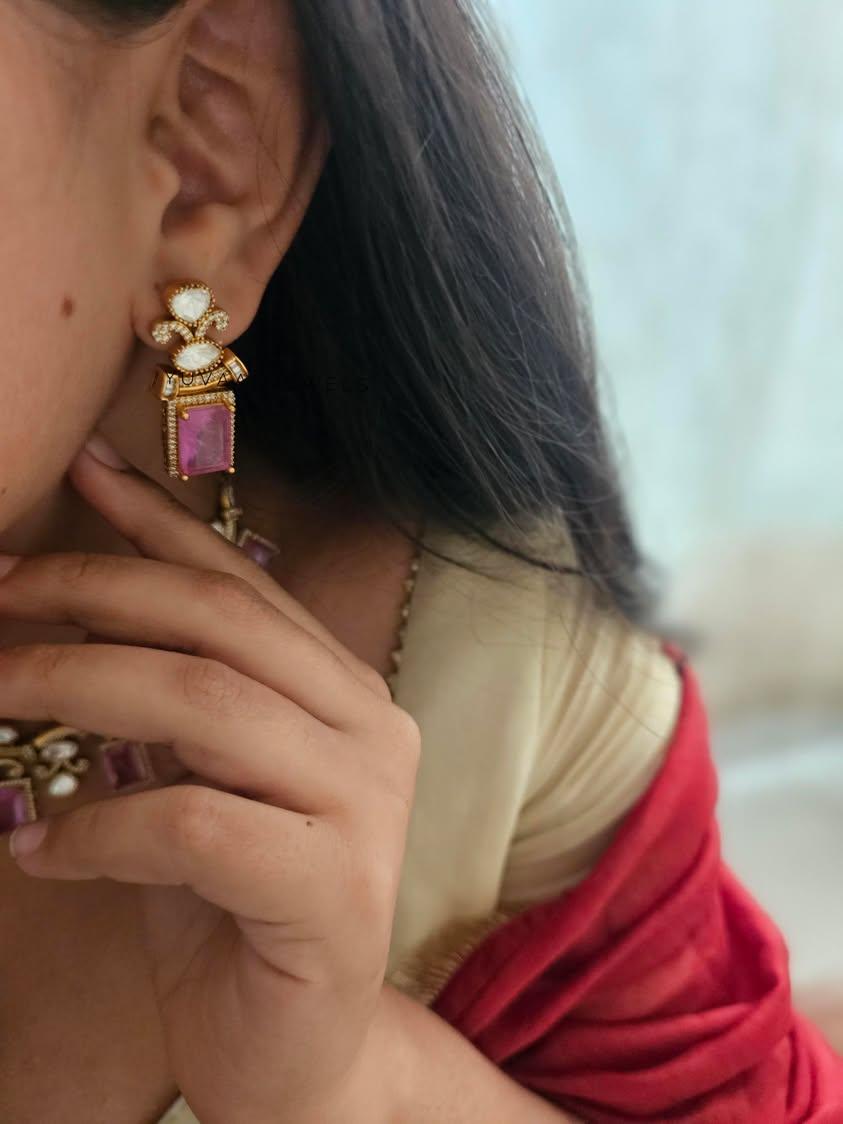 Sobhita quartz necklace Thumbnail