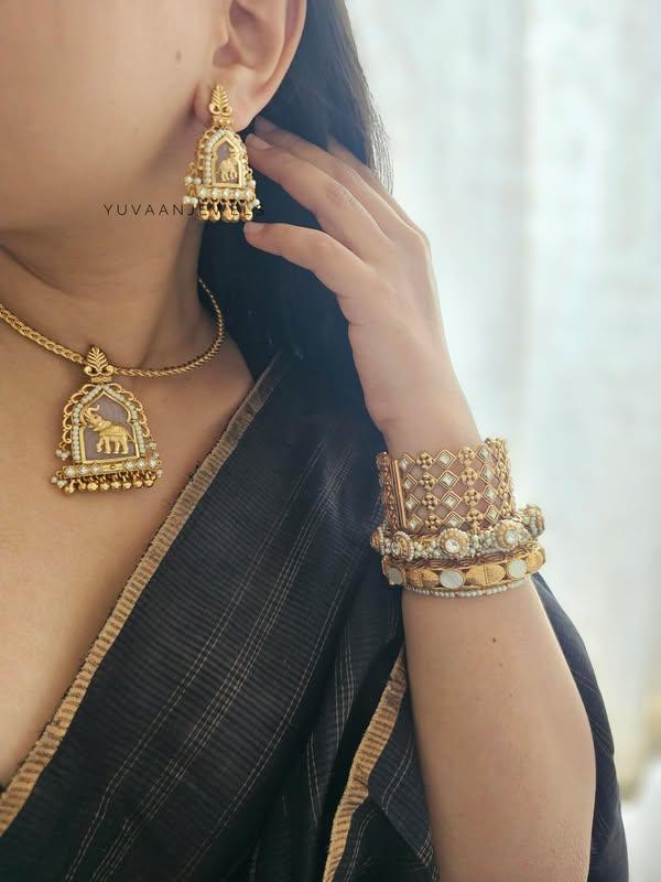Mandira hasli Thumbnail