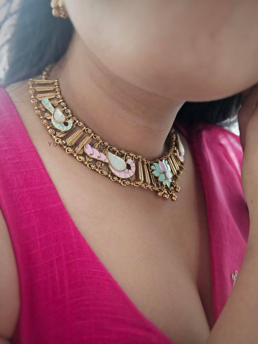 Baugh handcarved necklace Thumbnail