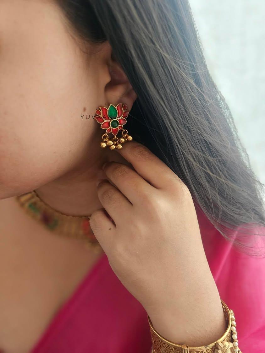 Baugh handcrafted necklace Thumbnail