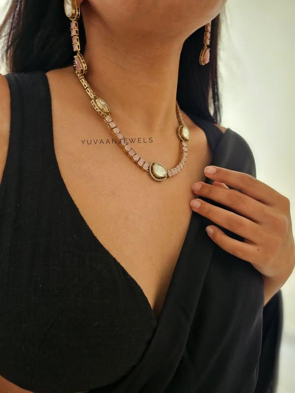Madhu necklace Thumbnail