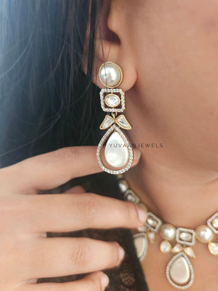 Mehak- mother of pearl necklace Thumbnail