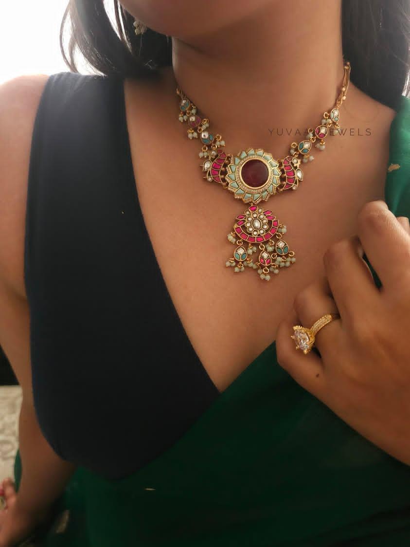 Navi handcrafted necklace Thumbnail