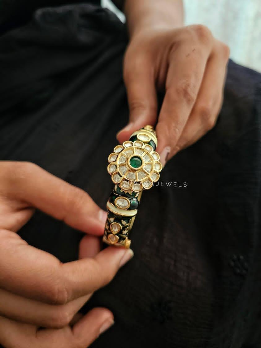 Yura Openable Bangle Thumbnail