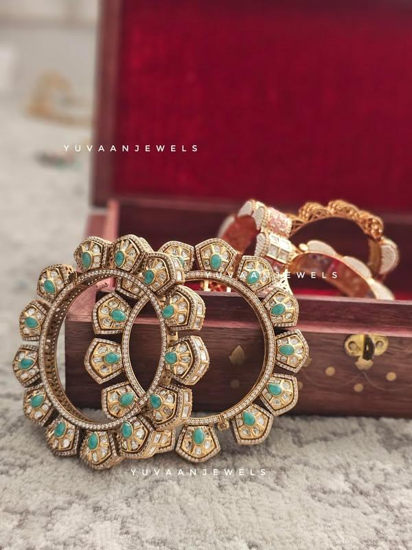Vreea pacheli openable bangle Thumbnail